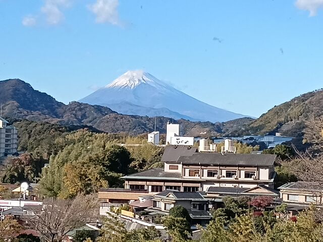 八景園玄関からの富士山_ニュー八景園