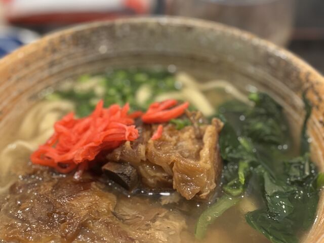 守礼そば。麺は平麺です。_守礼そば