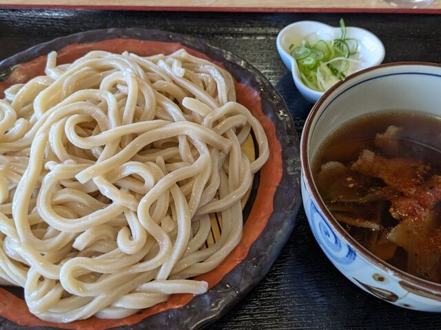 地産地消を謳う肉汁うどん_ファーマーズレストランくまどん
