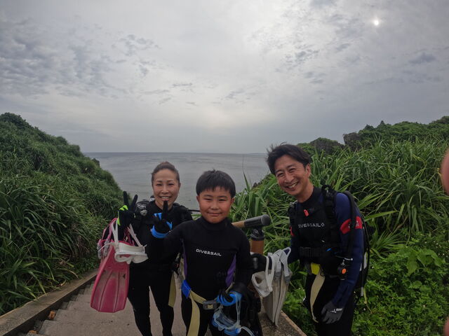 昔、夫婦2人でも同じスポットで写真を撮ったので息子が増えて思い出の写真がまた増えました。最高です♪_ONE MILE