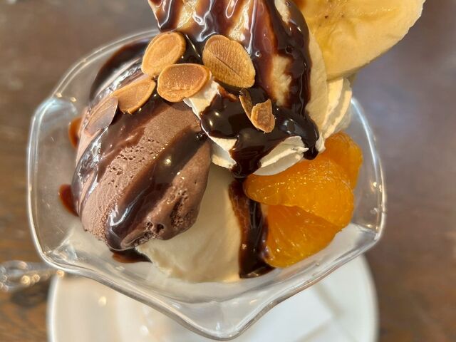 チョコレートパフェ_喫茶モア
