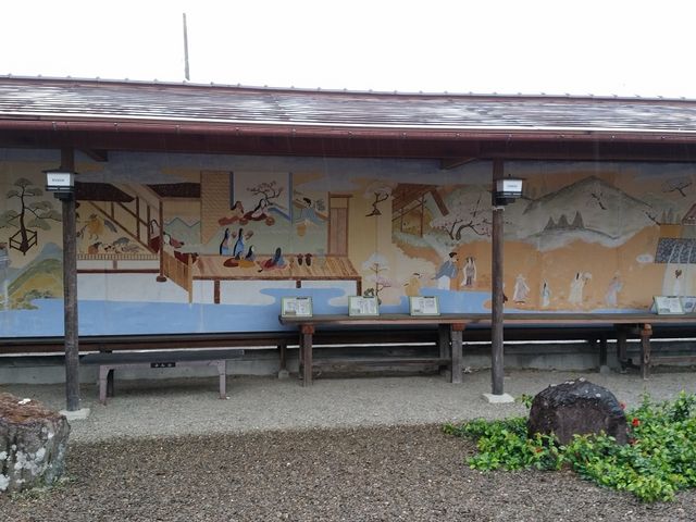 庭園にある漆喰で描いた「鼠草紙絵巻」_丹波篠山市立青山歴史村