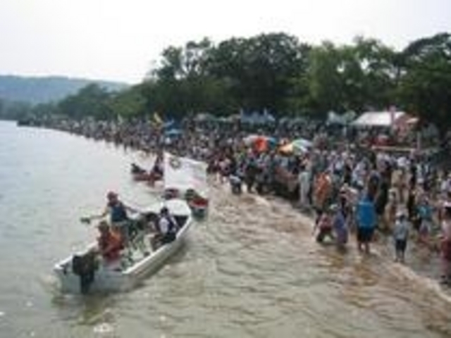 洞爺中央公園は旧洞爺村の一大イベント「洞爺湖町洞爺産業まつり」の主会場です。_洞爺小公園・洞爺中央公園