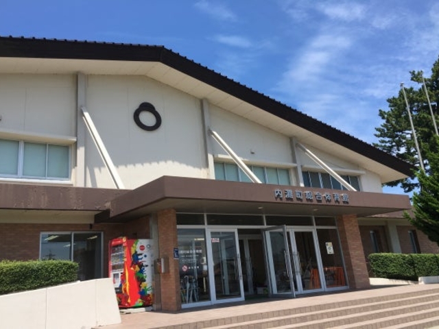 内灘総合体育館の写真1