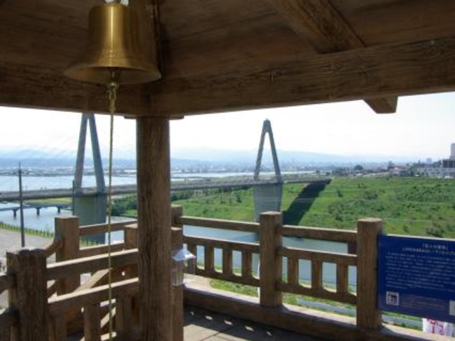 恋人の聖地鐘つき堂「幸せへの鐘」_内灘町総合公園