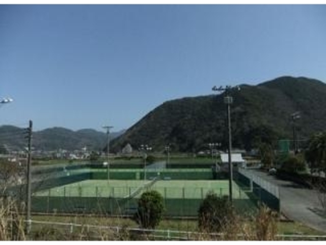 松崎町総合グラウンドテニスコートの写真1