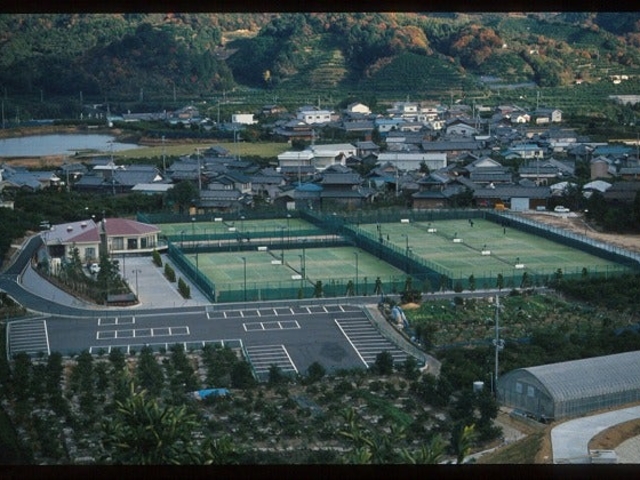 有田川町金屋テニス公園の写真1