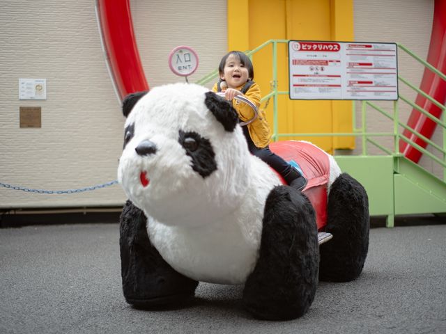 パンダカーで園内をお散歩!
着物で写真を撮りたくなるレトロなフォトスポットもたくさん♪_浅草花やしき