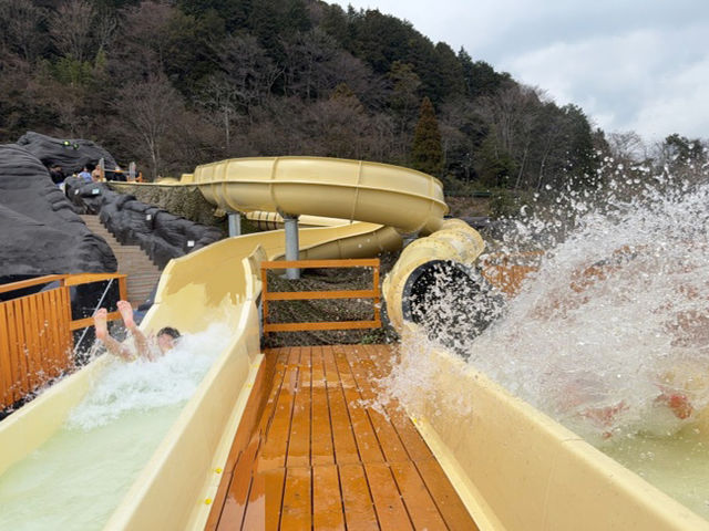 ウォータースライダー『ロッキーズスプラッシュ』が2025年3月に新登場!_箱根小涌園ユネッサン
