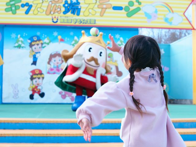 キャラクターたちとふれあえるイベントも_東条湖おもちゃ王国
