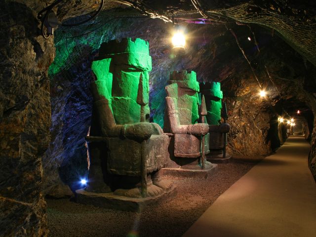 美川ムーバレー_冒険テーマパーク 地底王国 美川ムーバレー