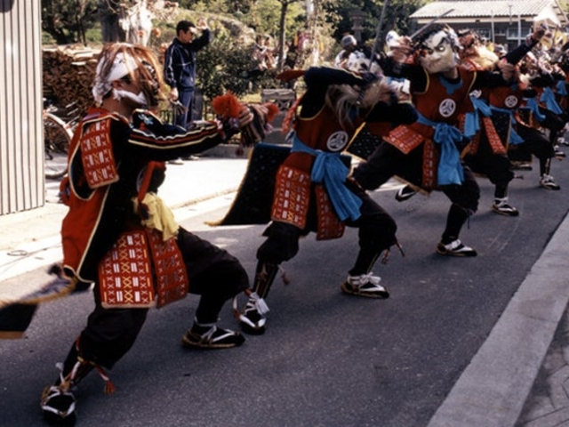 赤澤鎧剣舞の写真1
