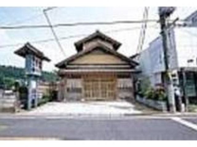 新築以前はとなりの駐車場がお店だったそう_生そば つか本