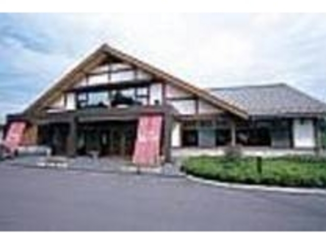 店の周りにある畑で落花生の栽培を行う_そば茶屋 楽花亭