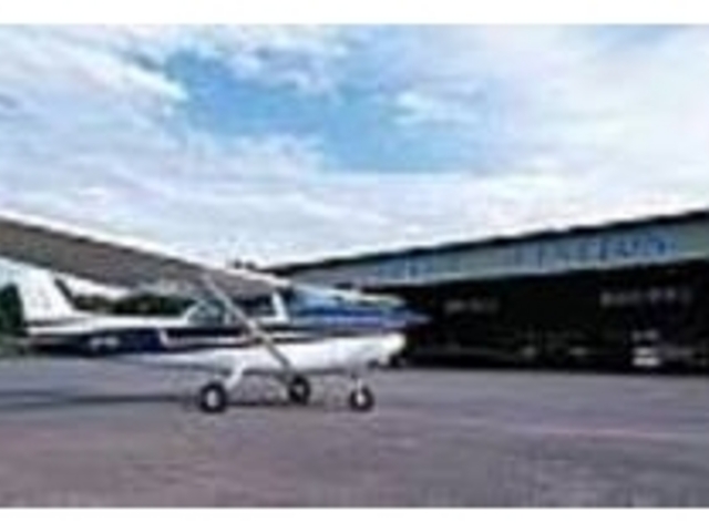 飛行を楽しむセスナ機。一度は乗りたい!_阿見飛行場 東京航空