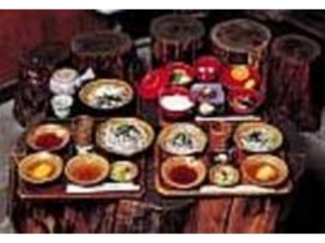 手前左がりうぜん、右が雲水、上は精進料理_古跡館りうぜん