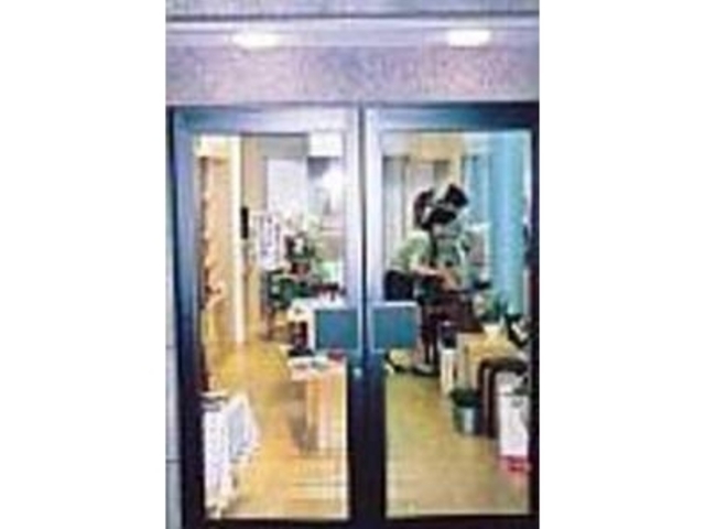 店内は明るく気軽に入れる開放的な雰囲気_青野漆器店