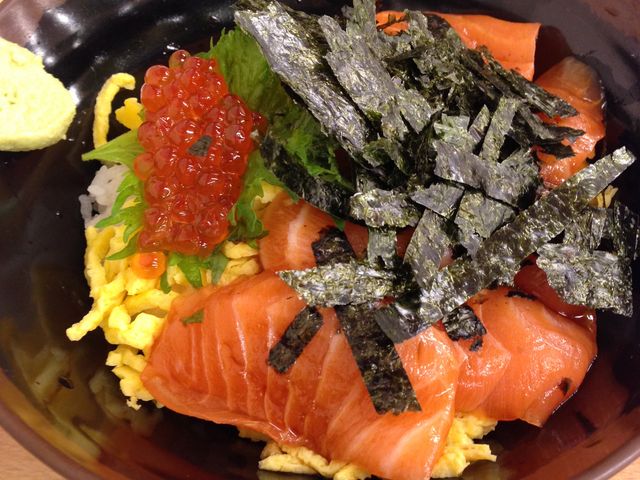 サ−モンいくら丼
_とれとれパーク