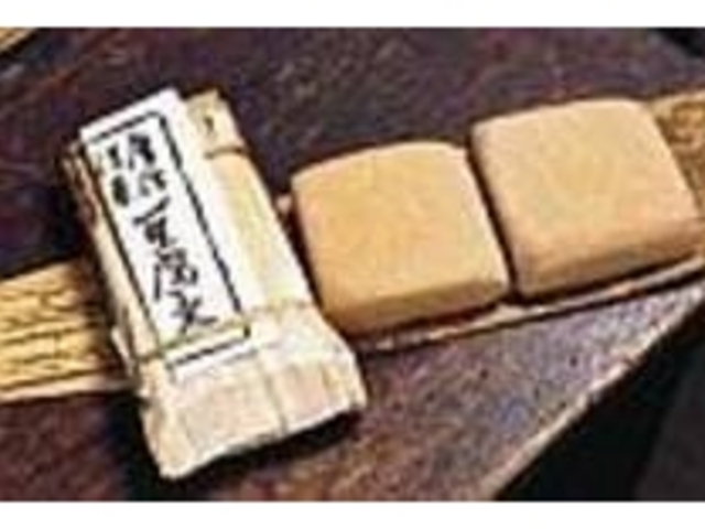 物珍しさも手伝ってお土産に大人気だ_松本老舗