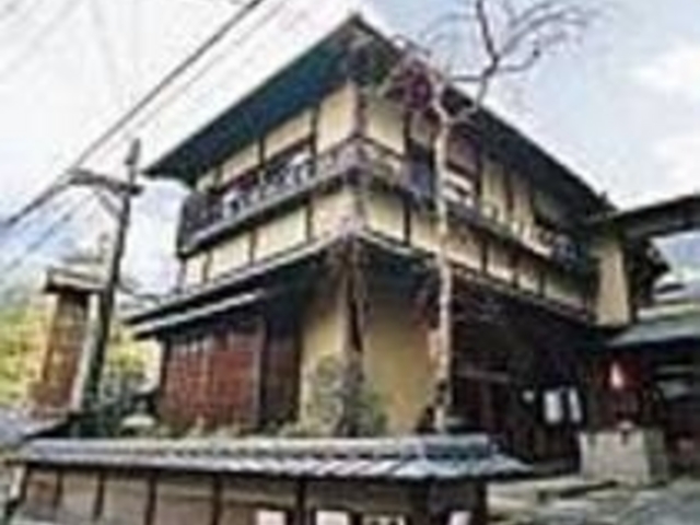 一階は京情緒溢れる内装、二階は美しい眺め_明保野亭