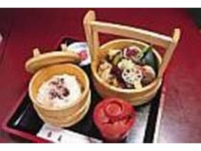 見た目だけでなく香りも楽しめる『杉桶弁当』_京料理 惠美