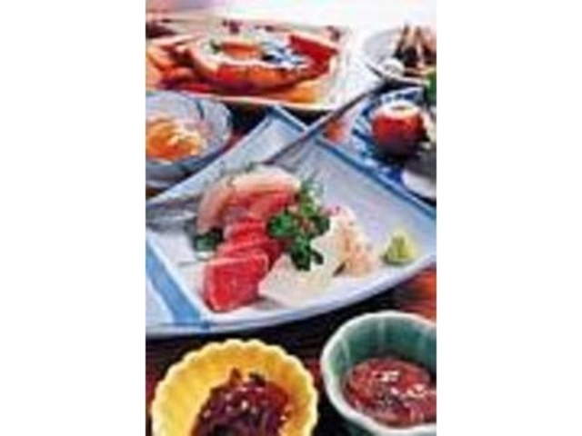 価格と季節により内容が変わる御膳_暢美里舎