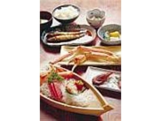 カニも魚も味わえる磯料理コース(4種類)_丸吉食堂