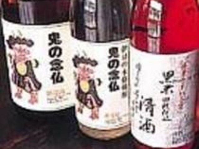 試飲ができるので好みのお酒が見つかる_万大醸造