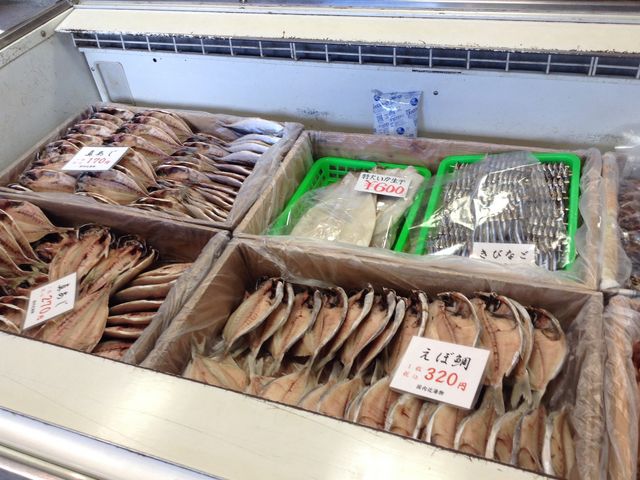 オススメは身のホクホクした真あじとカマス_小木曽商店