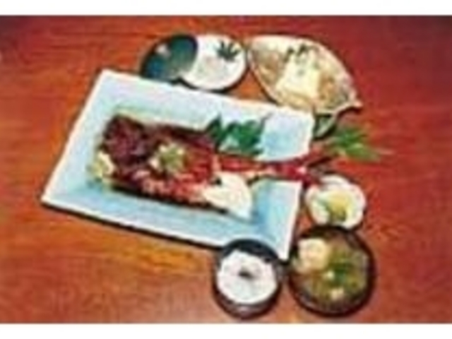 ボリューム満点の『金目の煮付け膳』_高原茶屋 和らべっこ
