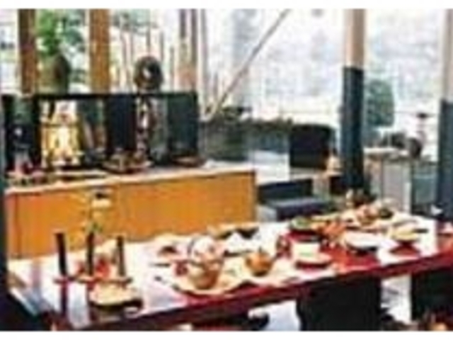食器や花器など近藤氏の作品を展示_ギャラリー南大室窯