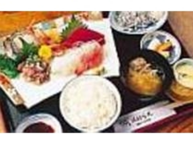 伊東港から水揚げされた活きのいい魚料理_温泉民宿 はるひら丸