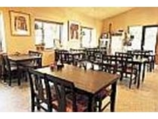 箒川沿いに佇むアットホームな雰囲気のお店_くいものや花水木