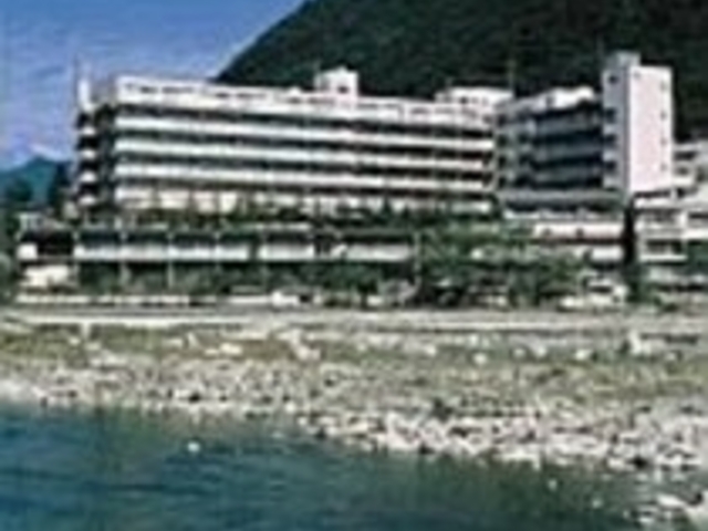 桜・紅葉など四季折々の移り変わりを楽しめる宿_望川館