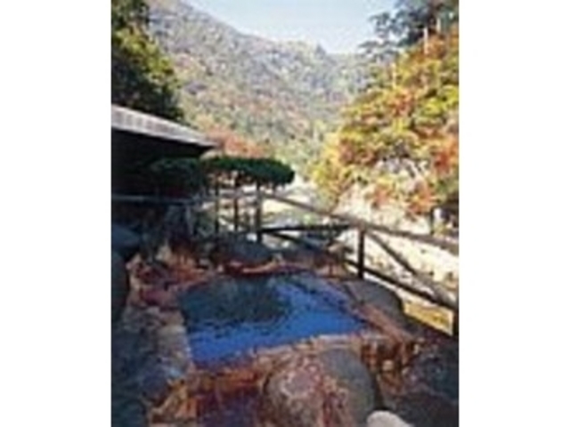 絶景の塩原渓谷が目前に迫る露天風呂「かじかの湯」_絶景露天風呂の宿 ホテル塩原ガーデン