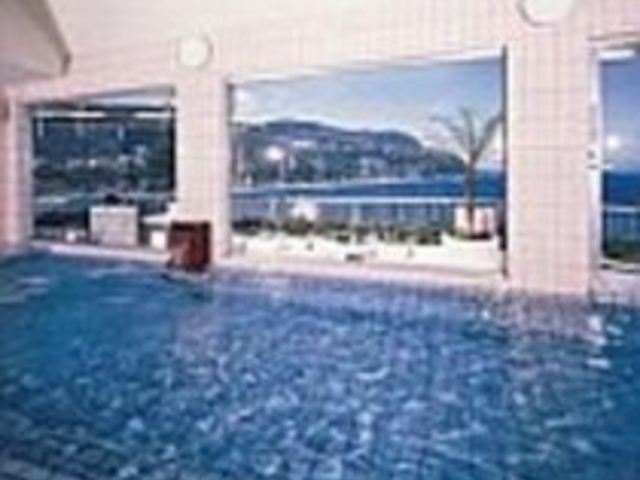 大浴場からも海を眺める_赤尾ホテル 海諷廊