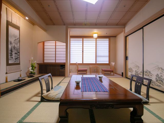 東雲(和室10畳)のお部屋は、日帰りの個室休憩でもご利用いただけます(事前予約制)。_山水荘