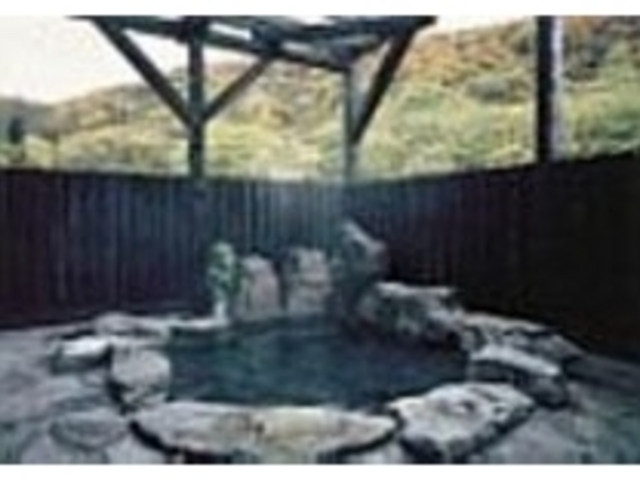 四季折々の景色が美しい露天風呂_こころころりん山の温泉宿 いろりあん