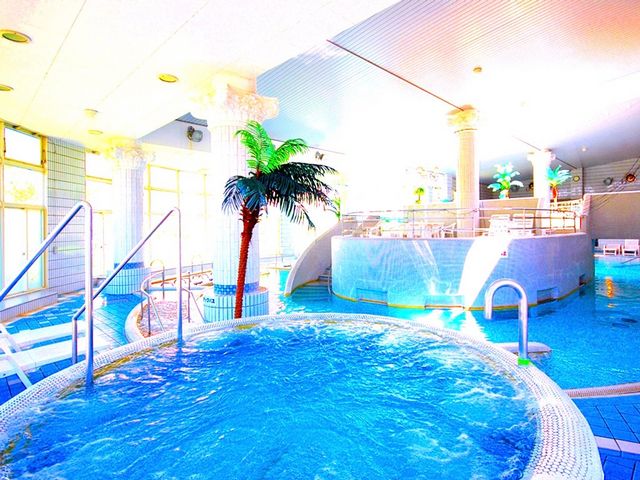 【クアリゾート・オメール】年中水着で楽しめる室内温水スパ_阿蘇の司ビラパークホテル&スパリゾート