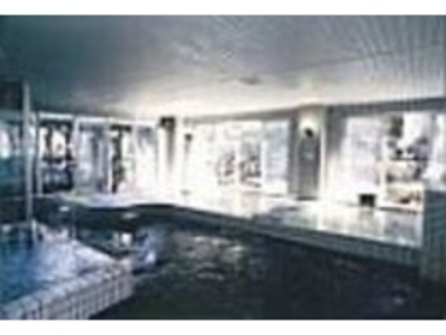 大浴場、手足を延ばしてゆったりとお湯につかろう_シティホテルイン国分
