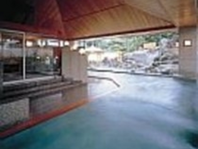 内湯も広々、温泉たっぷり_山田家