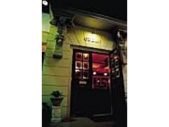 シックな雰囲気のカフェレストラン_アンティークODEON