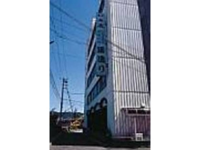 潮風を感じられる海岸沿いに建つ本館_鹿久居荘 日生