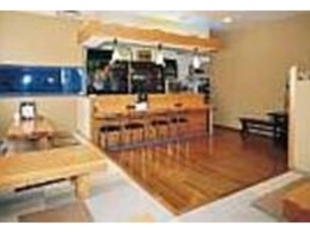整然とした雰囲気の1階と2階には宴会場も_日本料理里乃や横山町店