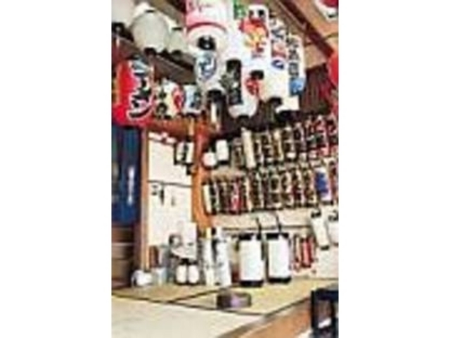 1mを超すものまで50種以上の提灯がある_飯沼商店