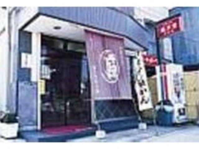 朝作った和菓子がその日の店頭に並ぶ_盛月堂総本舗