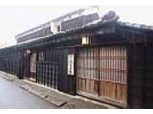 すぐ隣には明治天皇上陸記念碑が建っている_かどや民具館