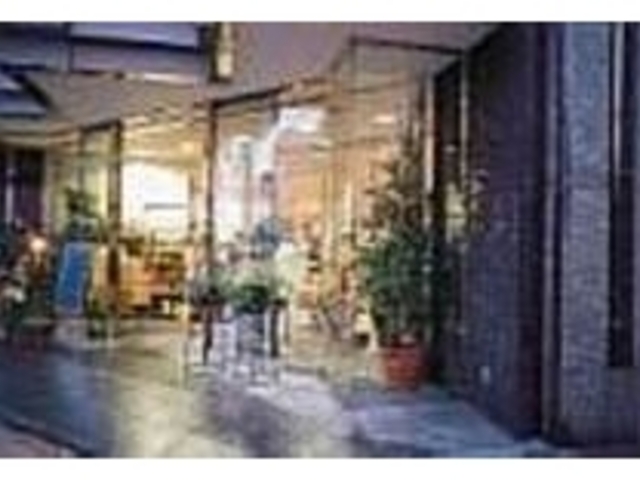 新潟駅万代口から歩いて約1分と近い_THE PUEBLO SHOP 新潟駅前店