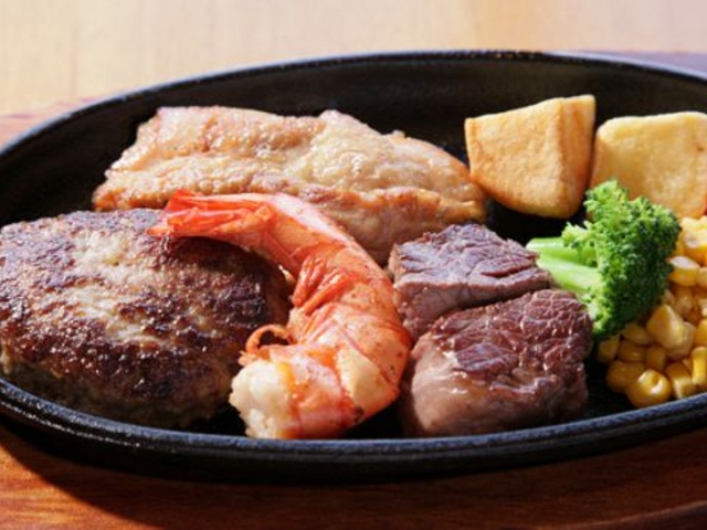 ステーキ。山 駒形店の写真1