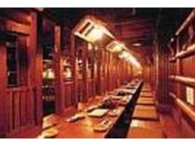 店内には懐しい80年代のヒット曲が流れる_ホルモン料理焼肉めしビール光成